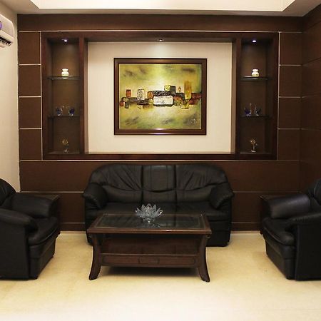 Oyo Premium Kaushambi Hotel Indirapuram Екстериор снимка