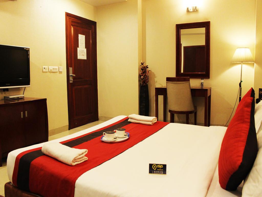 Oyo Premium Kaushambi Hotel Indirapuram Екстериор снимка